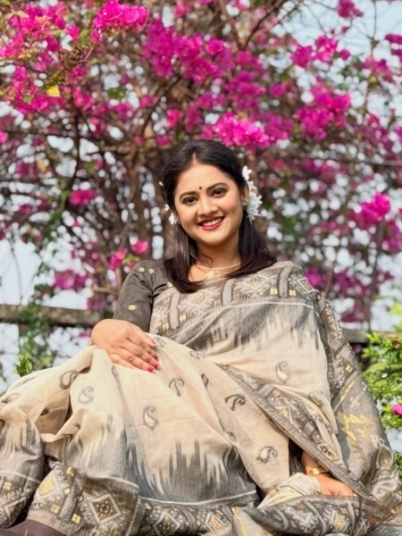 Magnetic Cream Original Plain Linen Digital Print Saree with Coordinated Printed Blouse Piece Printed Cotton Sarees Wholesale