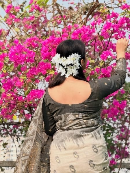 Magnetic Cream Original Plain Linen Digital Print Saree with Coordinated Printed Blouse Piece Printed Cotton Sarees Wholesale