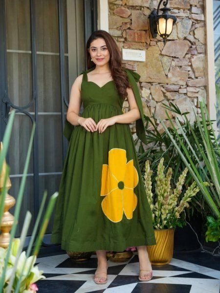 Magnetic Green Designer Rayon Slub Ethnic Kurti with Elegant Embroidered Patch Work Kurtis