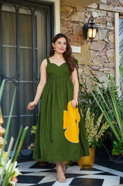 Magnetic Green Designer Rayon Slub Ethnic Kurti with Elegant Embroidered Patch Work Western Ladies Top Wholesale