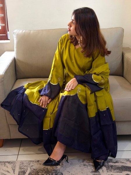 Mahendi Green Oversized Satin Rayon Kaftan with Embroidered Dupatta at Manufacturer  Ready To Wear Collection