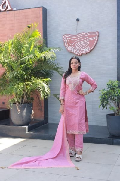 Majestic PInk Chanderi Cotton Kurti Pant Set with Digital Print Dupatta Cotton Kurtis Wholesale