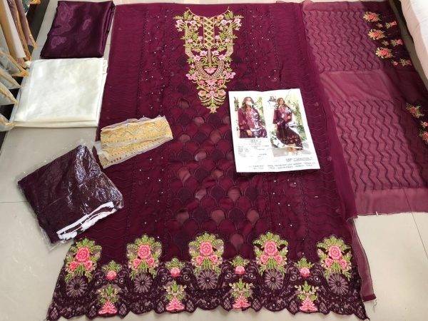 Maria b salwar kameez wholesaler from surat Pakistani Suits Wholesale