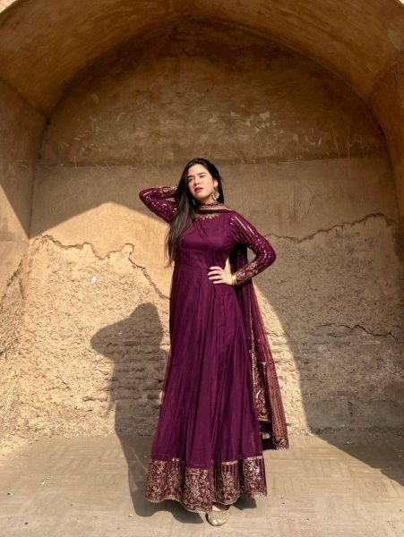 Maroon Faux Georgette Gown In Thread And Sequence Work With Matching Dupatta Anarakali Gown Wholesale