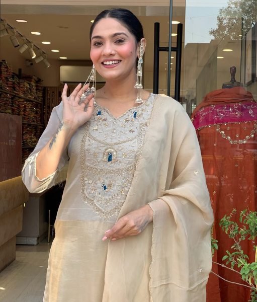 Matching palazzo for a stylish silhouette 3 Piece Kurti Set