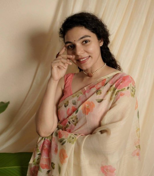Mesmerizing Cream Linen Cotton Saree with Gold Patti Weaving and Floral Digital Print Printed Cotton Sarees Wholesale