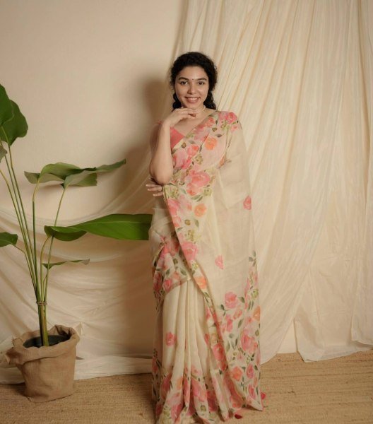 Mesmerizing Cream Linen Cotton Saree with Gold Patti Weaving and Floral Digital Print Printed Cotton Sarees Wholesale