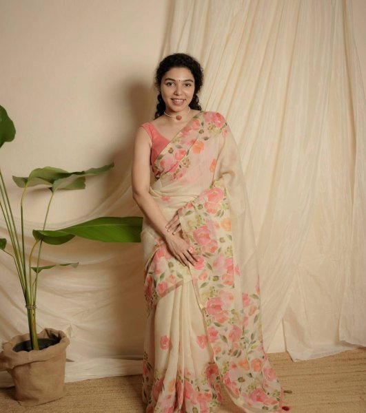 Mesmerizing Cream Linen Cotton Saree with Gold Patti Weaving and Floral Digital Print Printed Cotton Sarees Wholesale