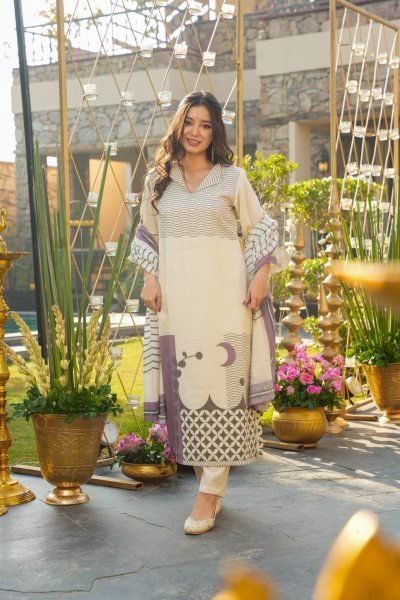 Mesmerizing Off White Printed Kurti Set with Gadhwal Pant for Daily Wear Printed Kurtis