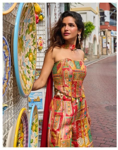 Mesmerizing Red Designer Banarasi Viscose Position Jacquard Silk 3 Piece Suit Set Designer Plazzo Salwar Suits Wholesale