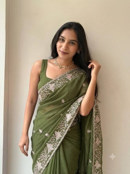 Minimalist Green Star Georgette Saree with C Pallu Embroidery and Sequins Work Georgette Sarees Wholesale