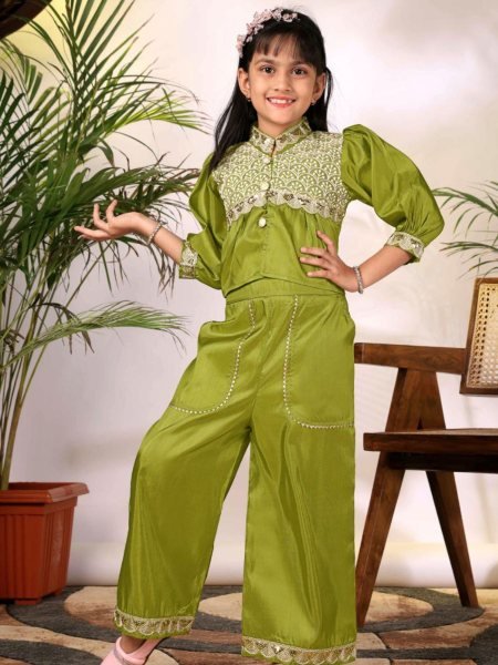 Minimalist Parrot Green Girls Cotton Top Plazzo Set with Embroidery for Daily Wear Kurtis