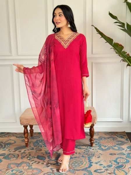 Minimalist Red Kurta Set with Silk Blend Dupatta And Embroidery Work At Manufacturer Rates 3 Piece Kurti Set