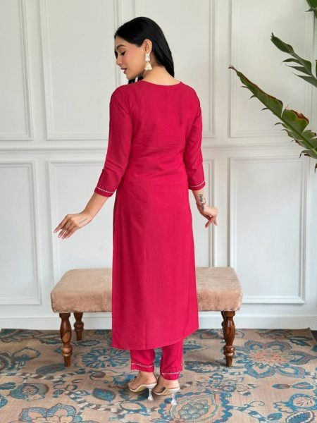 Minimalist Red Kurta Set with Silk Blend Dupatta And Embroidery Work At Manufacturer Rates 3 Piece Kurti Set