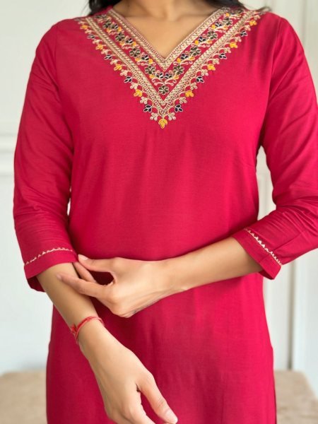 Minimalist Red Kurta Set with Silk Blend Dupatta And Embroidery Work At Manufacturer Rates 3 Piece Kurti Set