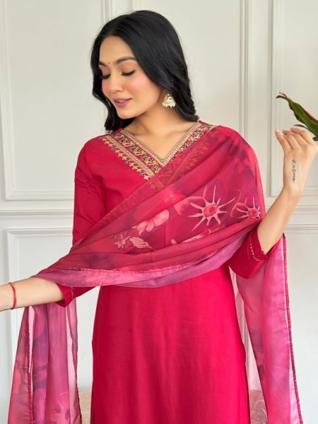 Minimalist Red Kurta Set with Silk Blend Dupatta And Embroidery Work At Manufacturer Rates 3 Piece Kurti Set