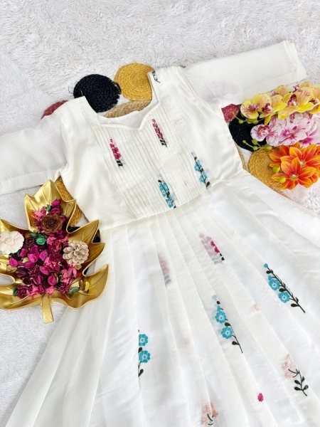 Minimalist White Mull Cotton Ethnic Gown with Micro Cotton Lining At Wholesale Anarkali Kurtis 