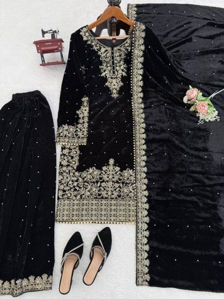 Modern Black Velvet Rivet Moti Embroidery Suit Set with Lace Dupatta at Manufacturer Rate for Festive Wear Ready To Wear Collection