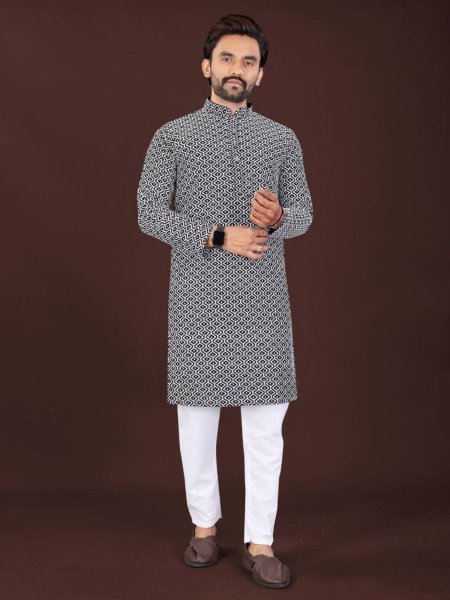 Modish Grey Straight knee-length kurta with a Mandarin collar and side slits. Mens Wear