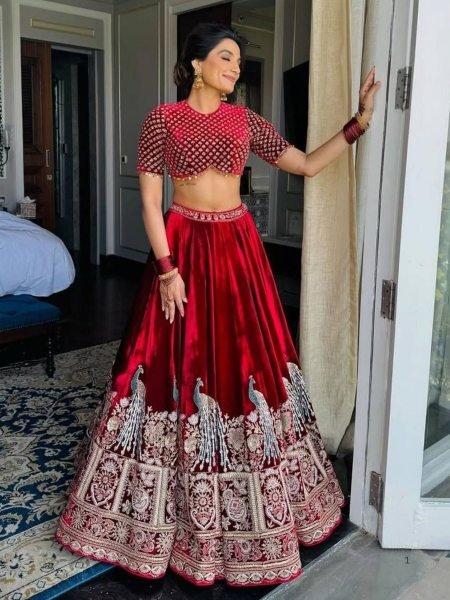 Modish Viscose Velvet Lehenga Choli with Thread & Sequence Work At Wholesale Rate Designer Lehenga Choli