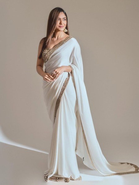 Mrunal Thakur Inspired Off-White Chiffon Saree with Hand-Cut Mirror Work Border Bollywood Fancy Sarees Wholesale