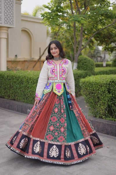 Multicolor Cotton Printed Lehenga Choli with Kutchi Gamthi Blouse at Wholesale Navratri Lehnega Choli