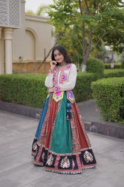 Multicolor Cotton Printed Lehenga Choli with Kutchi Gamthi Blouse at Wholesale Navratri Lehnega Choli