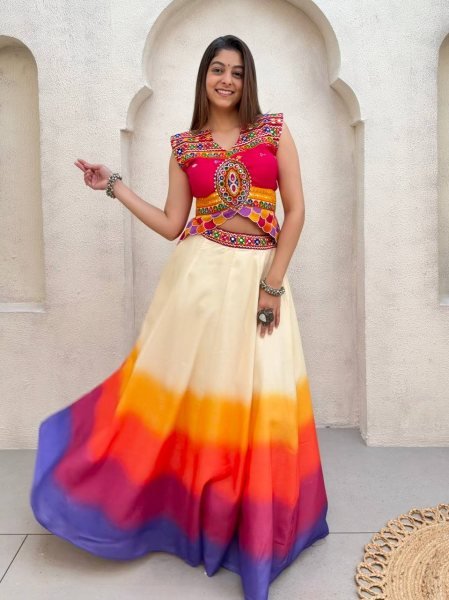 Muticolor Navratri Special 5 Meter Flair Magic Cotton Lehenga Choli at WHolesale Rate Navratri Lehnega Choli