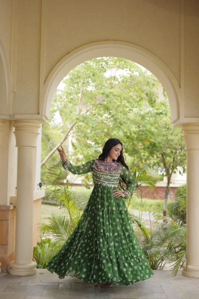 Navratri Special Green 12 Meter Flair Bandhani Gown with Kutchi Work Anarkali Kurtis 