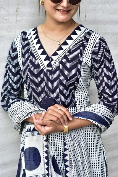Navy Blue Comfortable Straight Fit Kurta for Casual and Office Wear Printed Kurtis