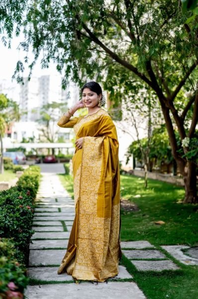 New Handloom Raw Silk Saree With Rich Weaving Pallu  Silk Sarees Wholesale