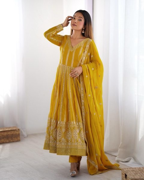 New Launch Anarkali Kurti 3-Piece Set Elegant Look with Dupatta Affordable & Ready to Ship Georgette Kurti 