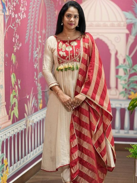 Off White A Line Kurti Set with Contrast Red Striped Tussar Silk Dupatta  Kurtis