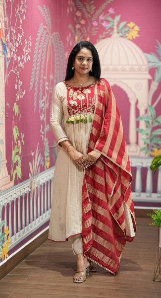 Off White A Line Kurti Set with Contrast Red Striped Tussar Silk Dupatta  Anarkali Kurtis 