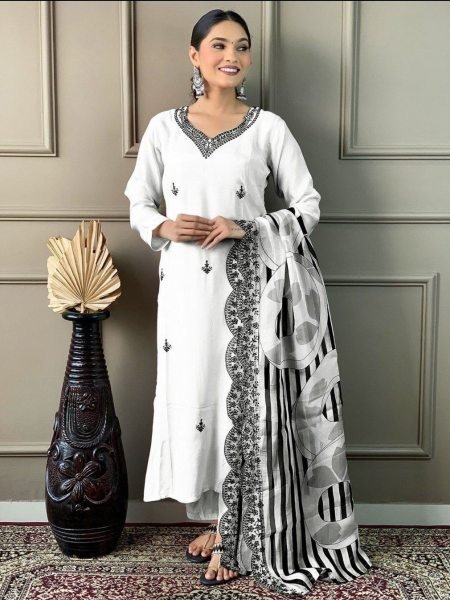Off White Chanderi Viscose Kurti Pant With Dupatta  