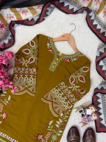Opulent Olive Green Roman Silk Kurti Palazzo Set with Digital Print Georgette Dupatta CO ORD Sets