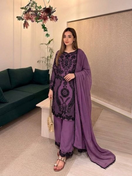 Organic Purple Georgette Pakistani Suits Set With Chain Work On Front Side At Wholesale Rate Ready To Wear Suit