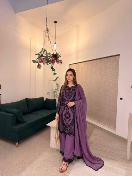 Organic Purple Georgette Pakistani Suits Set With Chain Work On Front Side At Wholesale Rate Ready To Wear Collection
