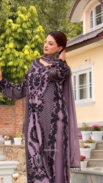 Organic Purple Georgette Pakistani Suits Set With Chain Work On Front Side At Wholesale Rate Ready To Wear Collection