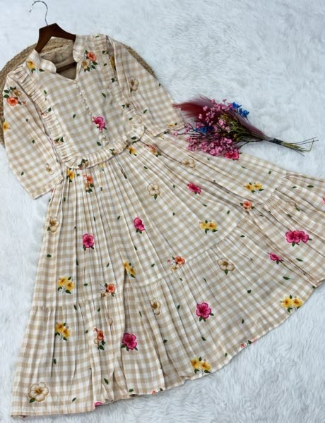 Ornate Cream Lightweight Muslin Kurti for Comfortable Everyday Wear Western Ladies Top Wholesale