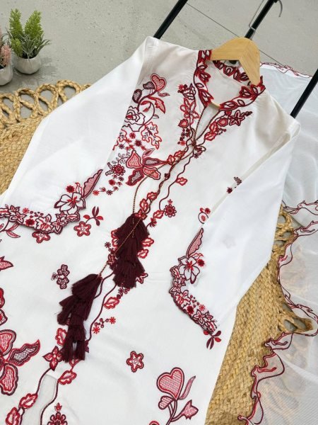 Pakistani White Roman Silk Kurti Pant Dupatta Set with Embroidery Work for Festival Ready To Wear Collection