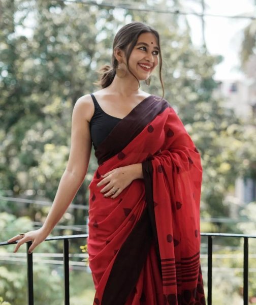 Party Wear Red Premium Linen Cotton Digital Printed Saree Printed Cotton Sarees Wholesale