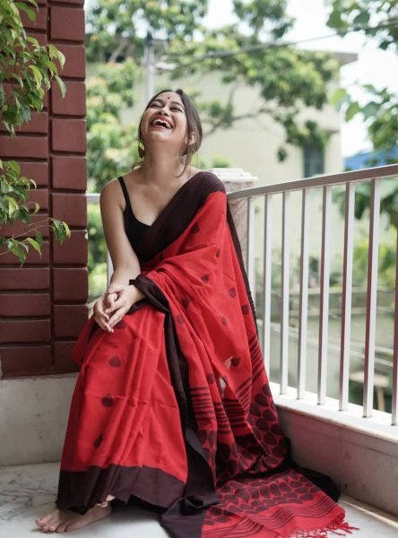 Party Wear Red Premium Linen Cotton Digital Printed Saree Printed Cotton Sarees Wholesale