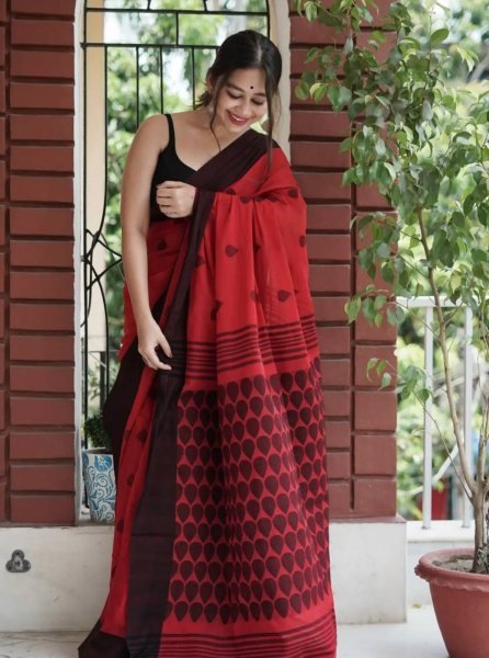 Party Wear Red Premium Linen Cotton Digital Printed Saree Printed Cotton Sarees Wholesale