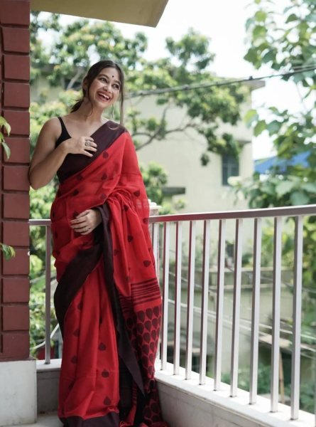 Party Wear Red Premium Linen Cotton Digital Printed Saree Printed Cotton Sarees Wholesale