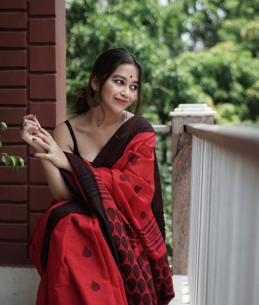 Party Wear Red Premium Linen Cotton Digital Printed Saree Printed Cotton Sarees Wholesale
