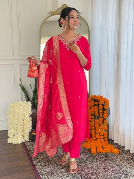Perfect Blend of Style and Comfort Rani Pink 3-Piece Kurti Set With Dupatta For Women  3 Piece Kurti Set