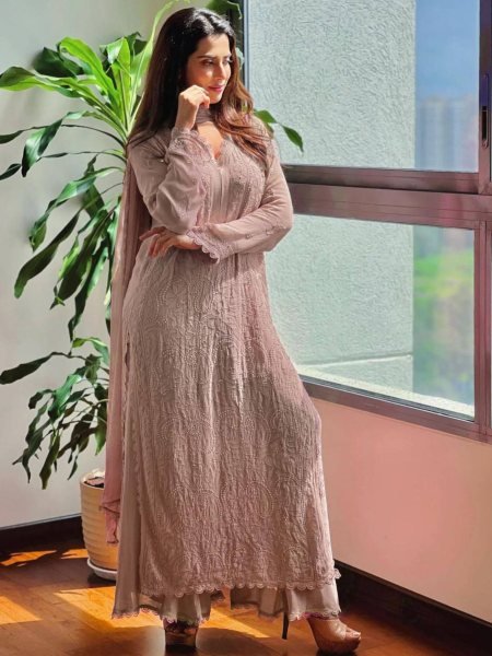 Light Pink Color Georgette Salwar Suit With Cotton Thread Embroidery and Dupatta Set