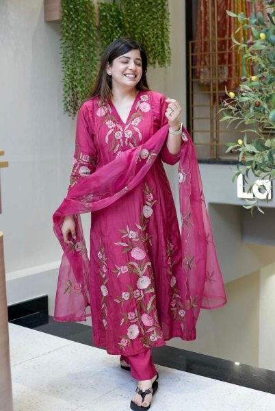 Pink Embroidered Chanderi Silk Kurta Set with Palazzo and Dupatta Ready to Wear 3 Piece Kurti Set