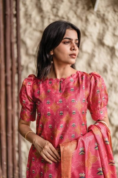 Pink French Crepe Printed Kurti with Viscose Bottom and Silk Printed Dupatta Printed Kurtis